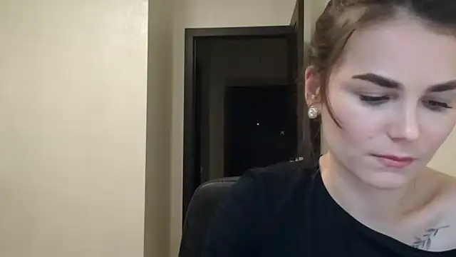 Snapshot of Silviaa_a chatting on March 2, 2026, 8:16 pm Silviaa a online show from March 2, 2026, 8:16 pm