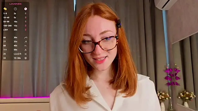 VeronaHascall online show from October 6, 2025, 4:24 am