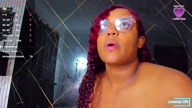 Snapshot of Alaia_Gutierrez chatting on November 4, 2025, 12:03 am Alaia Gutierrez online show from November 4, 2025, 12:03 am