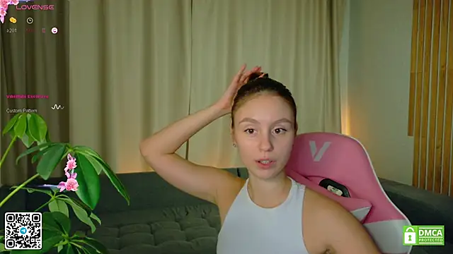 Snapshot of sweet_loopy chatting on October 23, 2025, 5:00 pm sweet loopy online show from October 23, 2025, 5:00 pm