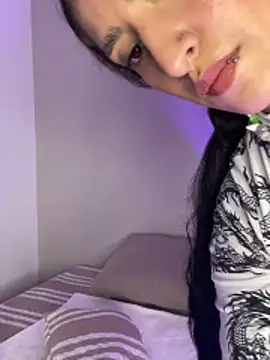 Snapshot of Scaarlettfox chatting on February 9, 2026, 7:23 pm Scaarlettfox online show from February 9, 2026, 7:23 pm