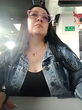 Romina693 online show from November 3, 2025, 6:07 am