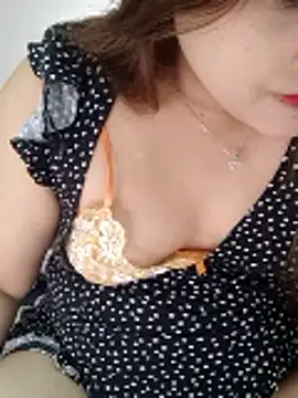 Snapshot of Sweetheart_Claire chatting on November 27, 2025, 12:33 am Sweetheart Claire online show from November 27, 2025, 12:33 am