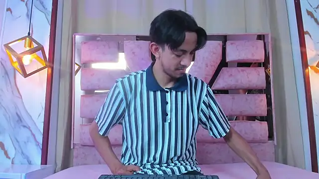 Snapshot of kameron_and_Nick chatting on November 27, 2025, 8:20 pm kameron and Nick online show from November 27, 2025, 8:20 pm