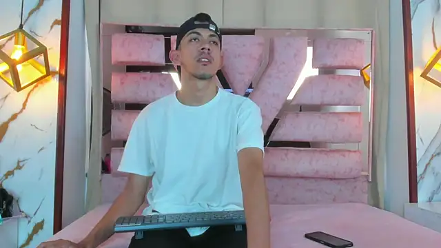 Snapshot of kameron_and_Nick chatting on November 17, 2025, 8:02 pm kameron and Nick online show from November 17, 2025, 8:02 pm