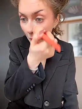 KellyKeler online show from March 13, 2026, 10:09 am