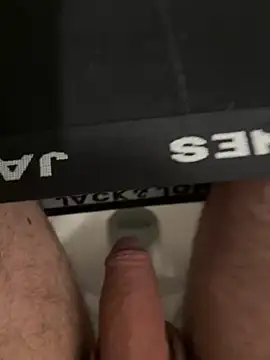 hugehairycock 98 online show from December 17, 2025, 3:44 am