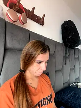 AllieYourGirl online show from November 15, 2025, 4:44 pm