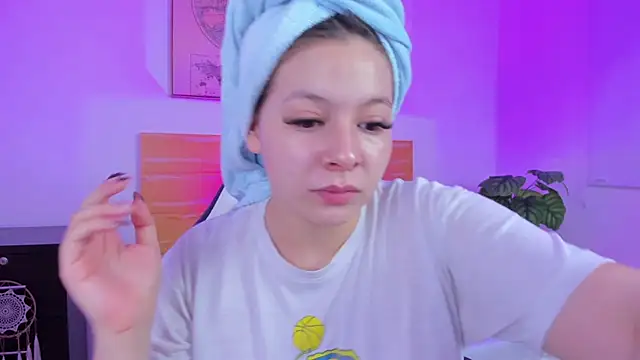 kitty sweeety  online show from March 5, 2026, 12:35 pm