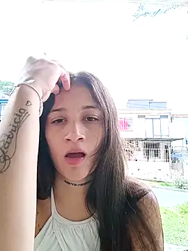 Snapshot of Arii_collins1 chatting on November 19, 2025, 9:48 pm Arii collins1 online show from November 19, 2025, 9:48 pm