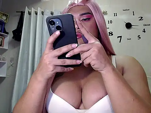 ladyhotcuming online show from March 23, 2026, 11:54 am