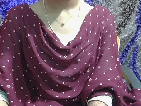 Snapshot of lovely_soniya chatting on May 4, 2026, 6:27 am lovely soniya online show from May 4, 2026, 6:27 am