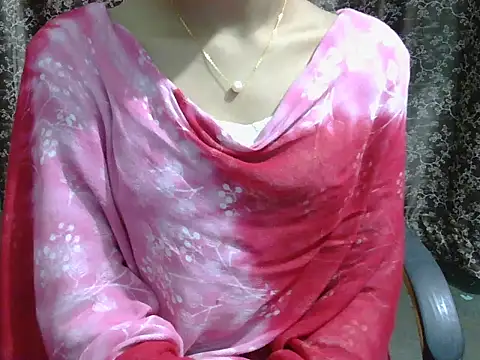 Snapshot of lovely_soniya chatting on December 23, 2025, 8:24 am lovely soniya online show from December 23, 2025, 8:24 am