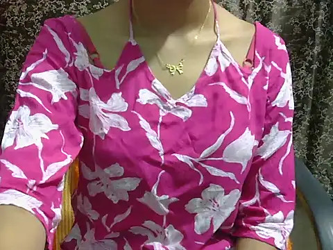 Snapshot of lovely_soniya chatting on May 18, 2026, 5:02 am lovely soniya online show from May 18, 2026, 5:02 am