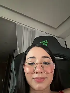 Snapshot of Michelle_Zoe chatting on November 30, 2025, 10:21 pm Michelle Zoe online show from November 30, 2025, 10:21 pm