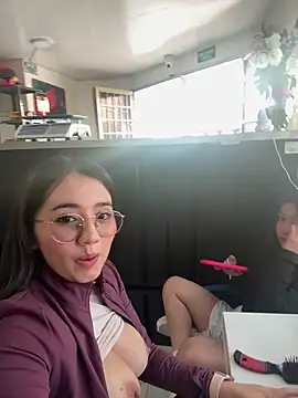 Snapshot of Michelle_Zoe chatting on November 8, 2025, 11:58 am Michelle Zoe online show from November 8, 2025, 11:58 am