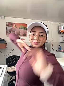 Snapshot of Michelle_Zoe chatting on September 25, 2025, 4:46 pm Michelle Zoe online show from September 25, 2025, 4:46 pm