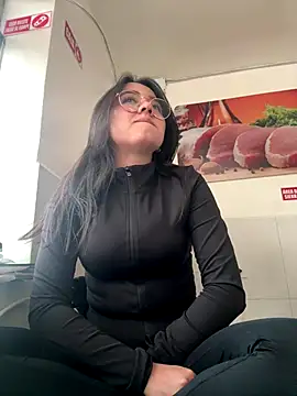 Snapshot of Michelle_Zoe chatting on November 6, 2025, 10:03 pm Michelle Zoe online show from November 6, 2025, 10:03 pm