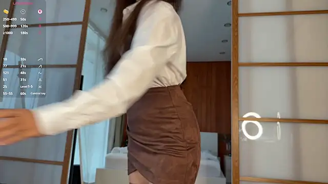 PlumyBun online show from April 18, 2026, 12:13 am