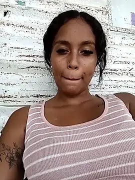 Fernanda30 online show from September 12, 2025, 4:40 pm