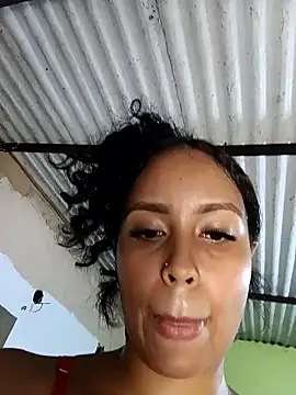 Snapshot of Fernanda30 chatting on May 16, 2026, 12:31 am Fernanda30 online show from May 16, 2026, 12:31 am