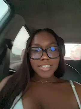 Snapshot of ParisSalvatore chatting on December 4, 2025, 10:42 pm ParisSalvatore online show from December 4, 2025, 10:42 pm