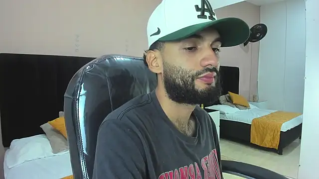 Snapshot of Ryan_Jackson_ chatting on November 7, 2025, 5:45 am Ryan Jackson online show from November 7, 2025, 5:45 am