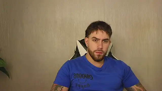 Snapshot of Ades_Lowe chatting on November 4, 2025, 12:09 pm Ades Lowe online show from November 4, 2025, 12:09 pm