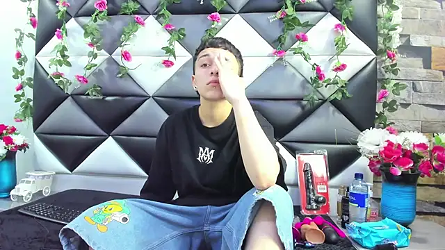 Snapshot of Megan_Thompson_ chatting on September 24, 2025, 2:29 am Megan Thompson  online show from September 24, 2025, 2:29 am