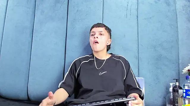 Snapshot of Megan_Thompson_ chatting on February 18, 2026, 2:20 am Megan Thompson online show from February 18, 2026, 2:20 am