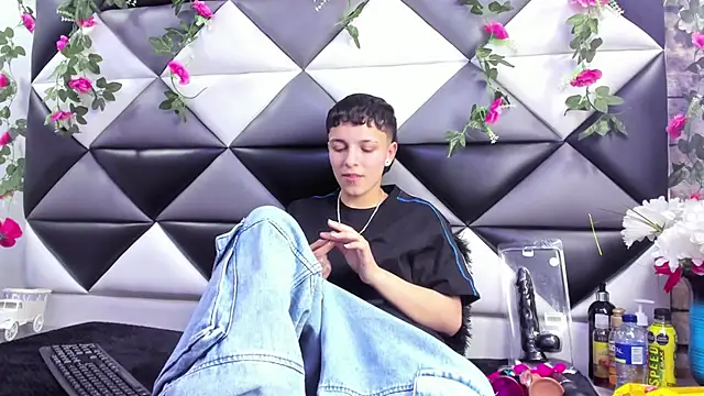 Snapshot of Megan_Thompson_ chatting on October 9, 2025, 2:34 am Megan Thompson  online show from October 9, 2025, 2:34 am