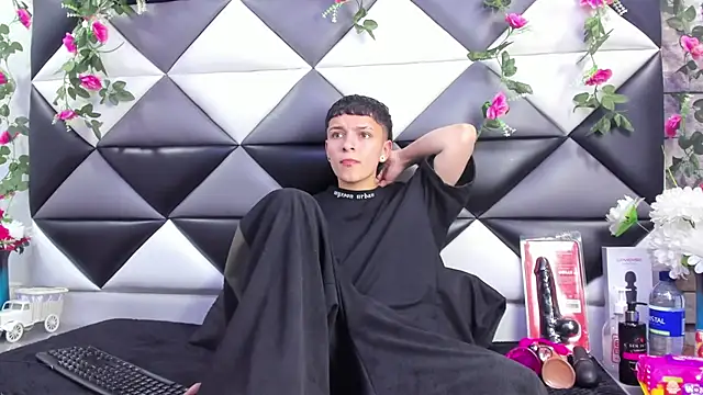 Snapshot of Megan_Thompson_ chatting on September 28, 2025, 2:07 am Megan Thompson  online show from September 28, 2025, 2:07 am