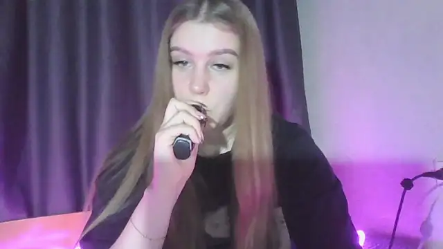 yourhoney Lola  online show from November 21, 2025, 2:49 pm