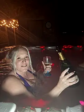 Bouncy-Bella28X online show from March 27, 2026, 8:21 pm