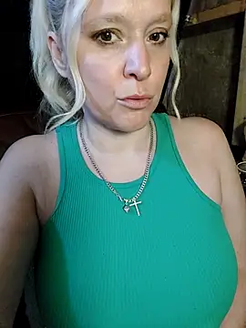 Bouncy-Bella28X online show from September 29, 2025, 11:27 am