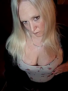 Bouncy-Bella28X online show from January 31, 2026, 11:03 pm