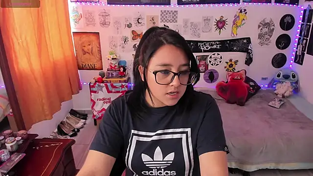 Cherry blush  online show from March 25, 2026, 8:52 pm