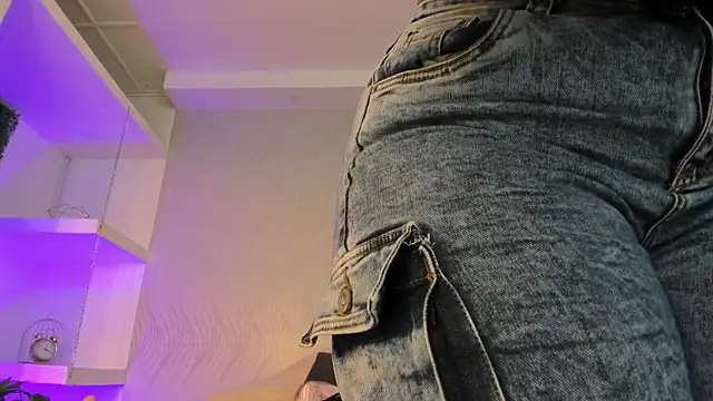 Snapshot of keyla_mejia chatting on December 3, 2025, 12:04 pm keyla mejia online show from December 3, 2025, 12:04 pm