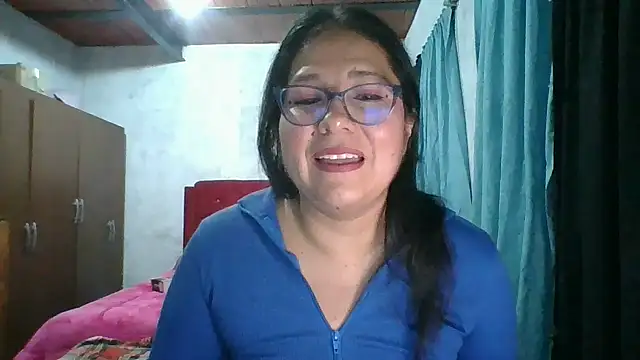 Snapshot of scarlett_widow_ chatting on November 19, 2025, 3:17 am scarlett widow online show from November 19, 2025, 3:17 am