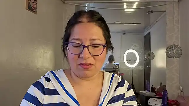 Snapshot of scarlett_widow_ chatting on August 2, 2026, 4:48 pm scarlett widow online show from August 2, 2026, 4:48 pm