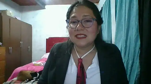 Snapshot of scarlett_widow_ chatting on November 18, 2025, 1:32 am scarlett widow online show from November 18, 2025, 1:32 am