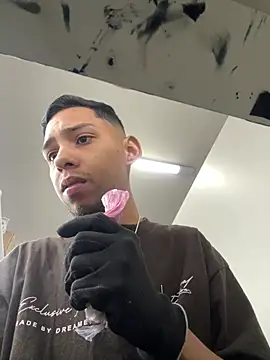 Oqui online show from April 17, 2026, 8:22 pm