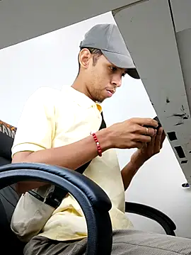 Snapshot of Oqui chatting on February 24, 2026, 6:53 pm Oqui online show from February 24, 2026, 6:53 pm