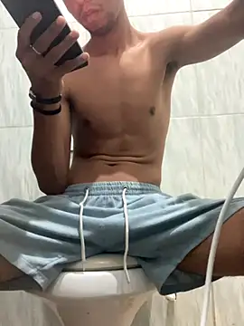 Snapshot of Oqui chatting on October 7, 2025, 11:39 pm Oqui online show from October 7, 2025, 11:39 pm