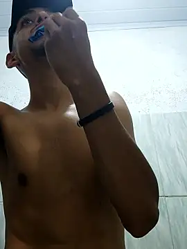 Snapshot of Oqui chatting on January 16, 2026, 11:53 pm Oqui online show from January 16, 2026, 11:53 pm