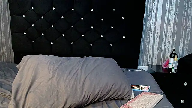 Alicee Moonn online show from November 29, 2025, 7:52 am