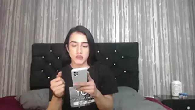 Snapshot of Alicee_Moonn chatting on July 15, 2026, 9:44 pm Alicee Moonn online show from July 15, 2026, 9:44 pm