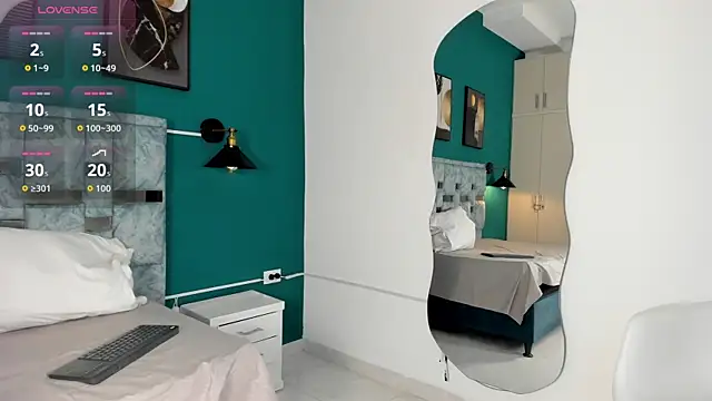 Snapshot of tamara_lovv chatting on November 29, 2025, 12:16 pm tamara lovv online show from November 29, 2025, 12:16 pm