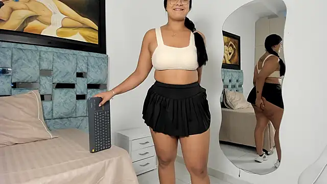 Snapshot of tamara_lovv chatting on October 1, 2025, 12:09 pm tamara lovv online show from October 1, 2025, 12:09 pm