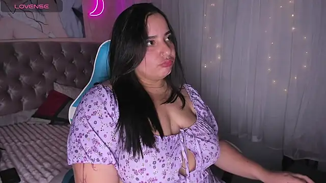 Snapshot of artemisa19 chatting on September 30, 2025, 2:28 am artemisa19 online show from September 30, 2025, 2:28 am